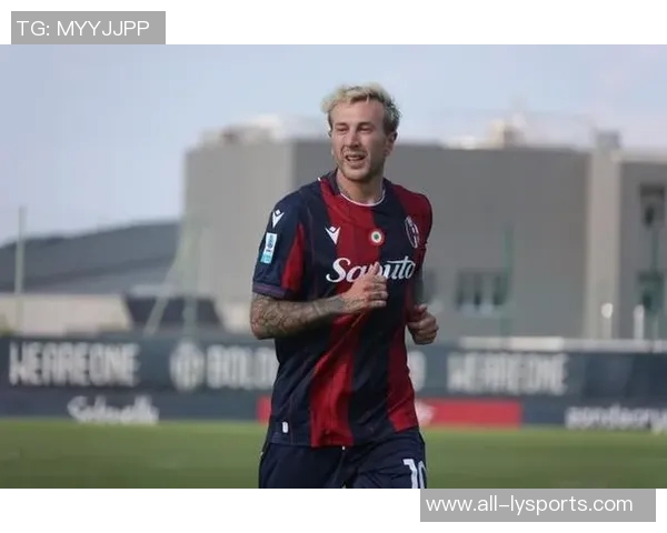 贝纳德斯基赛后向尤文球迷致敬球迷齐声高唱表达归属感