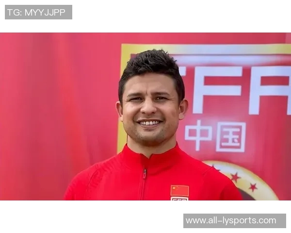 巴西街头偶遇前国脚艾克森身材依旧出众引发网友热议